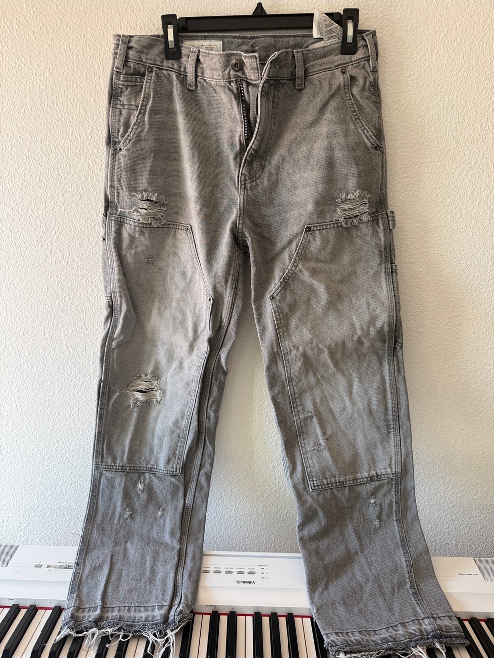 Zara Men's Distressed Gray Cargo Pants